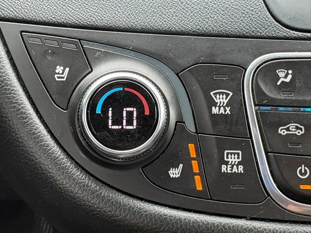Chevrolet Malibu photo 14
