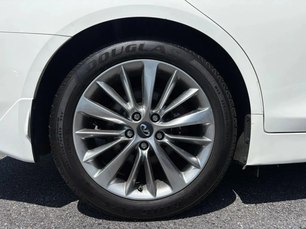 Infiniti Q50 photo 25