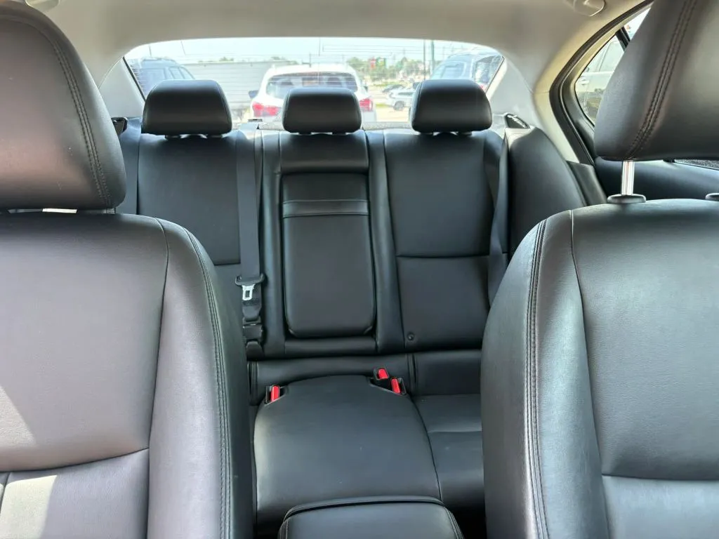Infiniti Q50 photo 17
