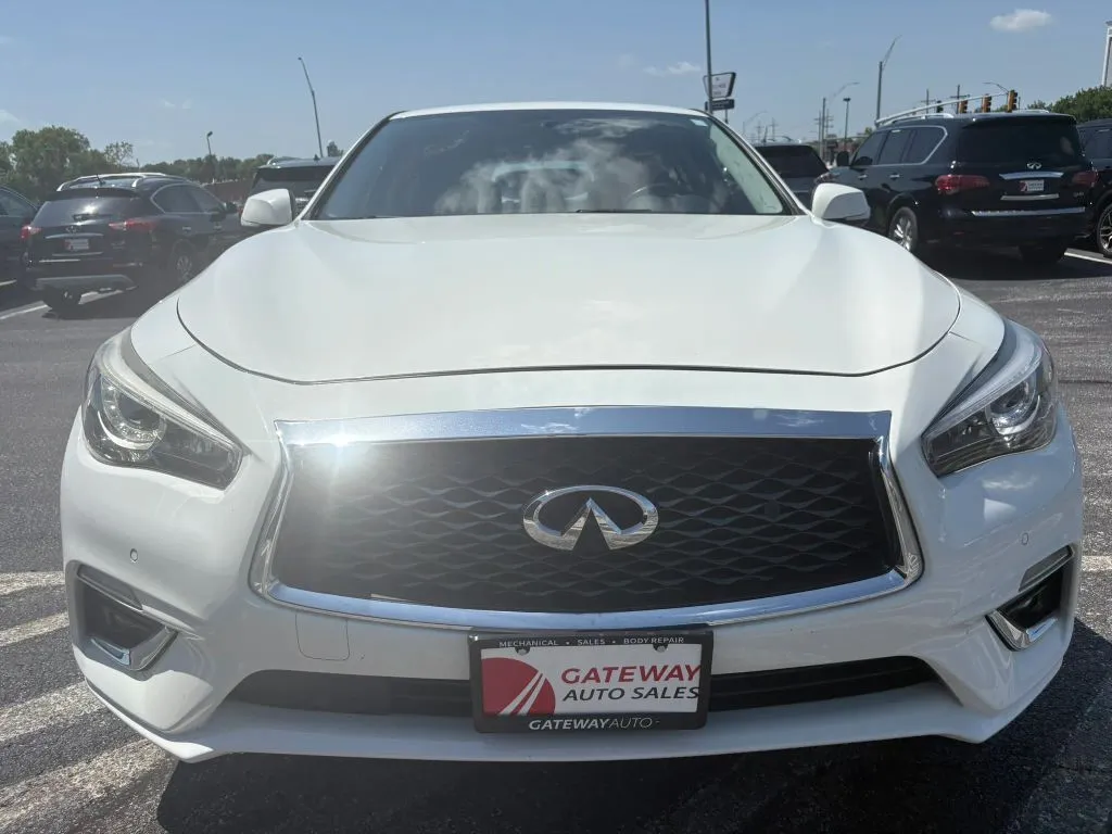 Infiniti Q50 photo 8