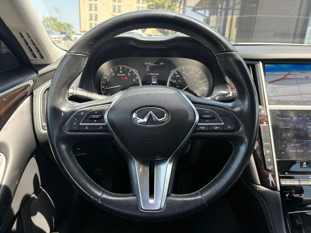 Infiniti Q50 photo 14