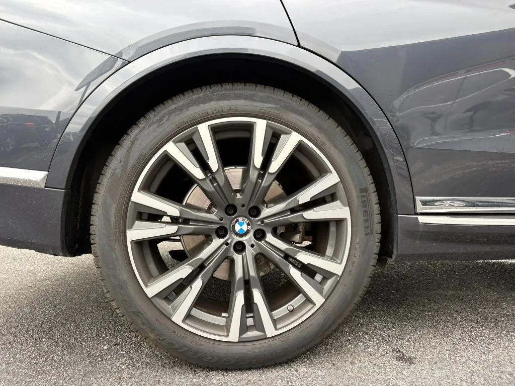 BMW X7 photo 32