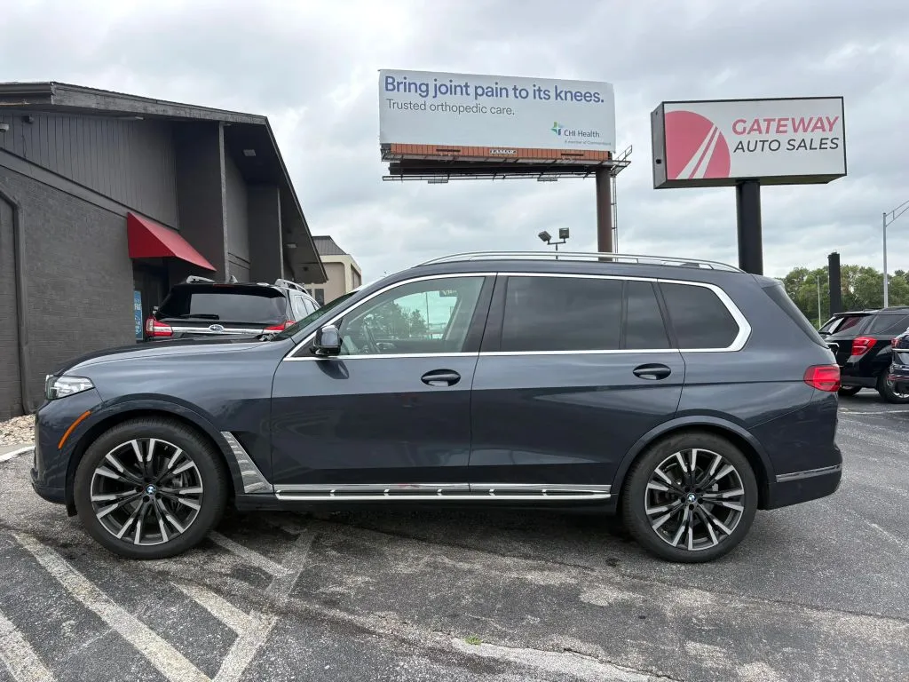 BMW X7 photo 2