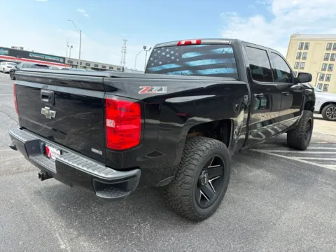 More photos of 2017 Chevrolet Silverado 1500 Crew Cab Z71 LT Pickup 4D 5 3/4 ft at Gateway Auto Sales, NE