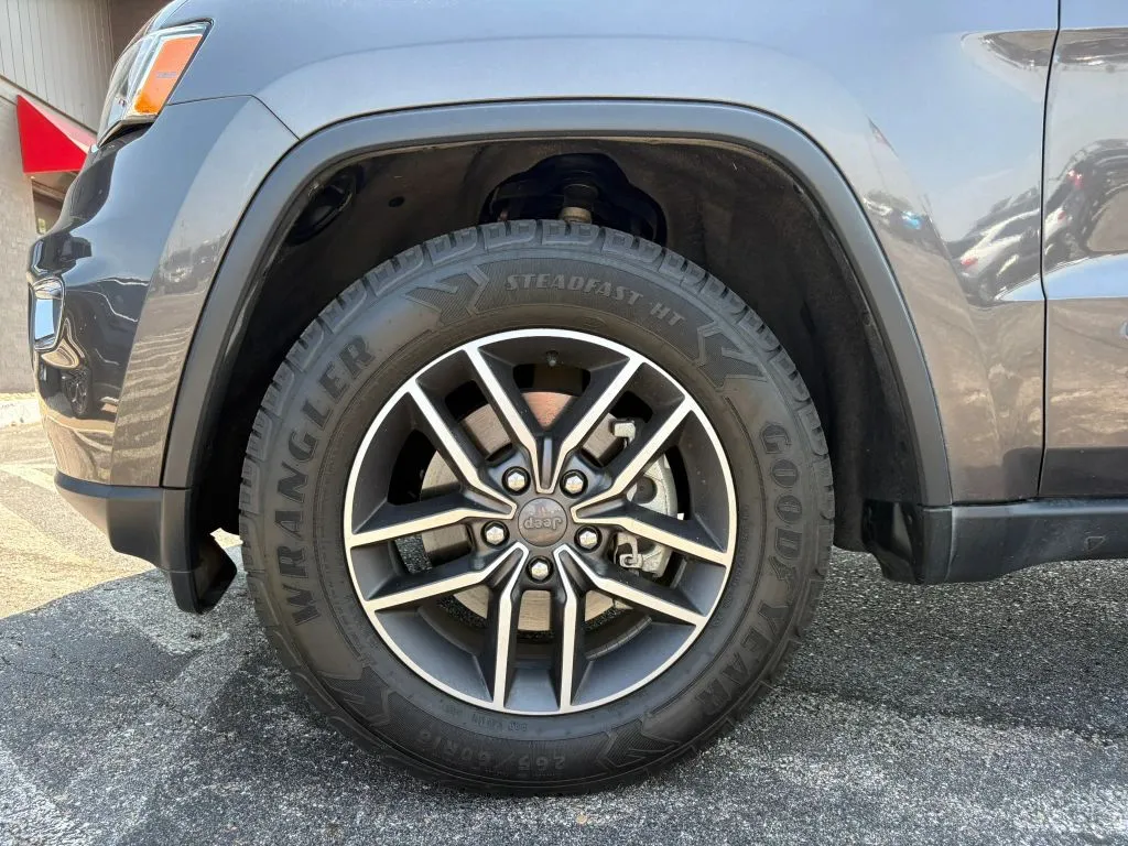 Jeep Grand Cherokee photo 26