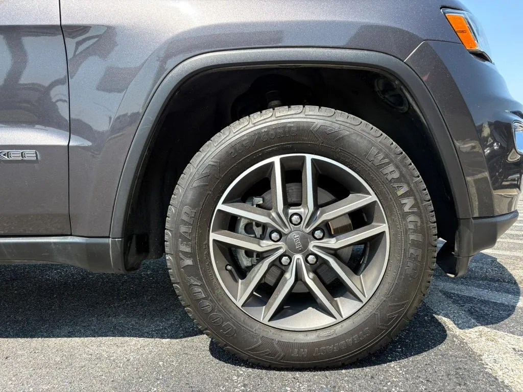 Jeep Grand Cherokee photo 25
