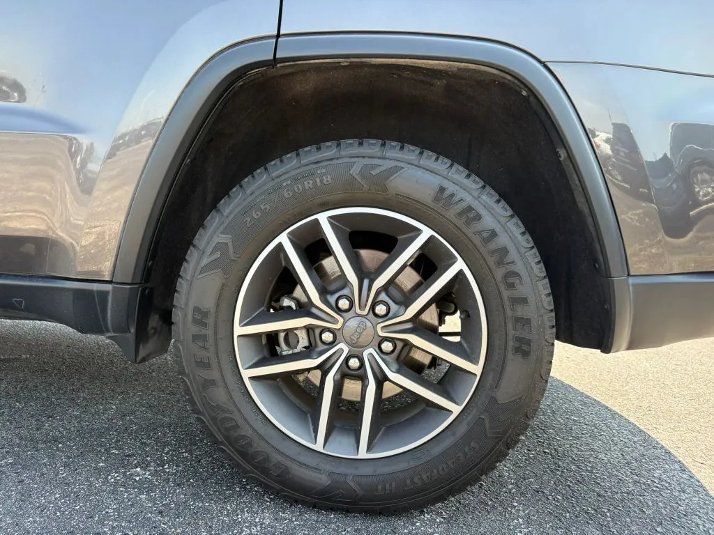 Jeep Grand Cherokee photo 27