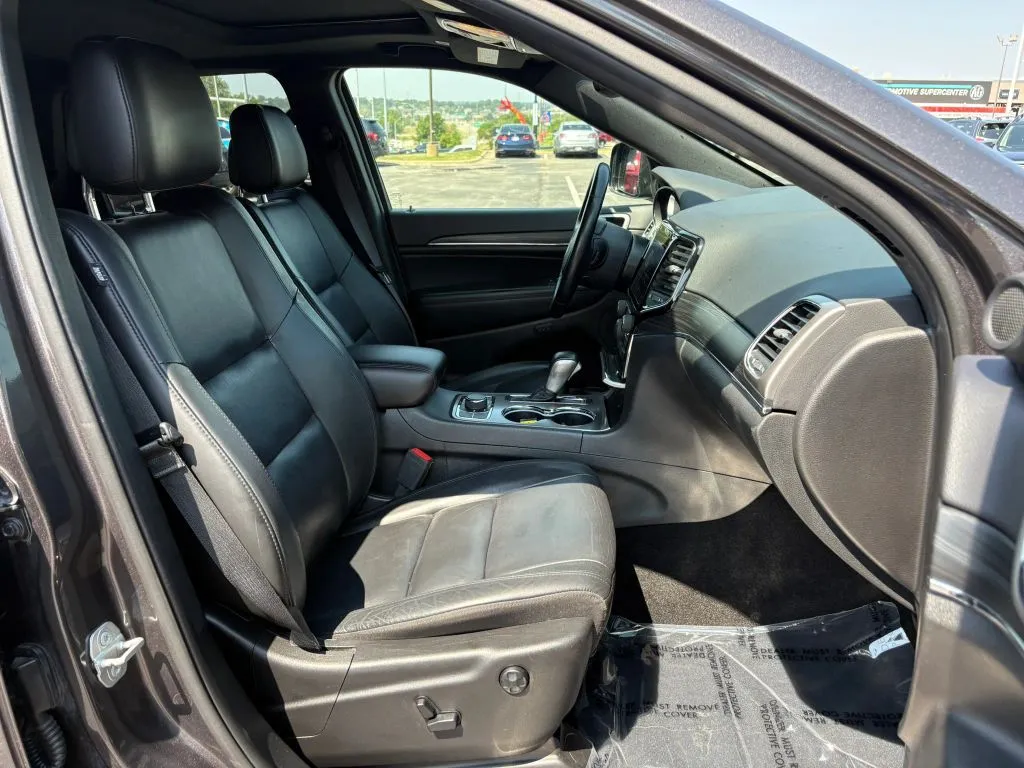 Jeep Grand Cherokee photo 15