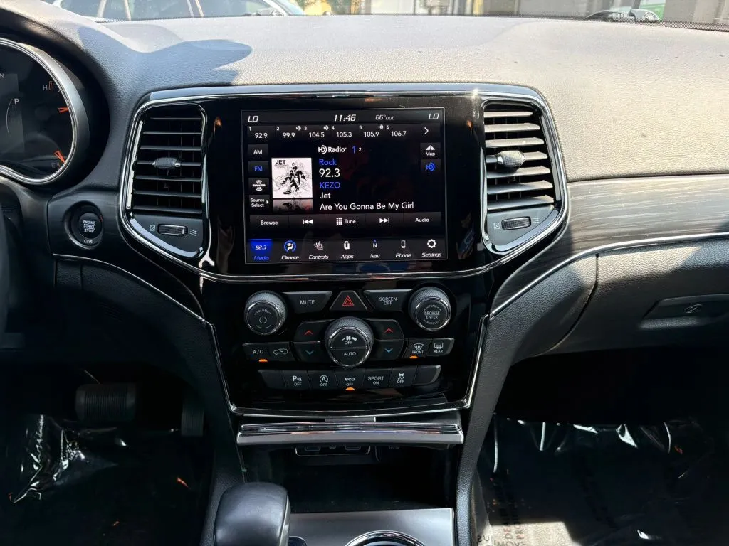 Jeep Grand Cherokee photo 12