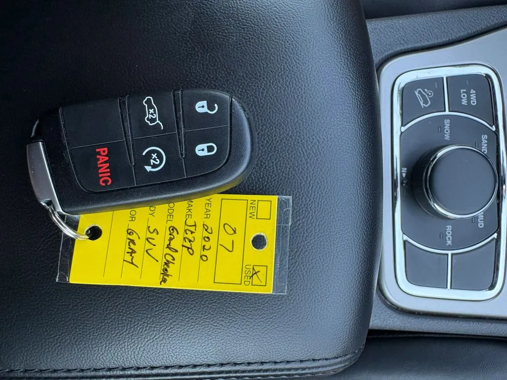 Jeep Grand Cherokee photo 23