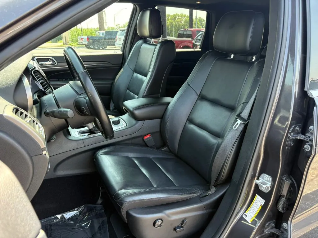 Jeep Grand Cherokee photo 19