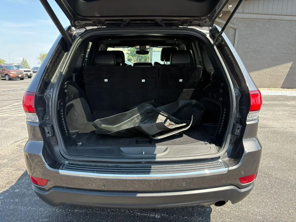 Jeep Grand Cherokee photo 9