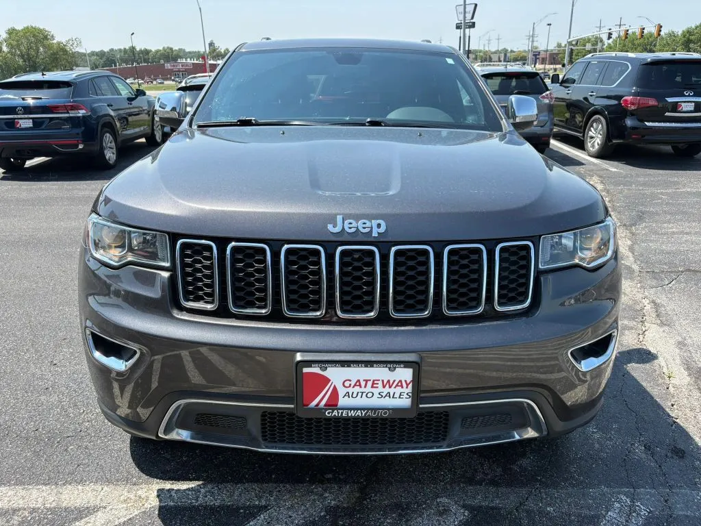 Jeep Grand Cherokee photo 8