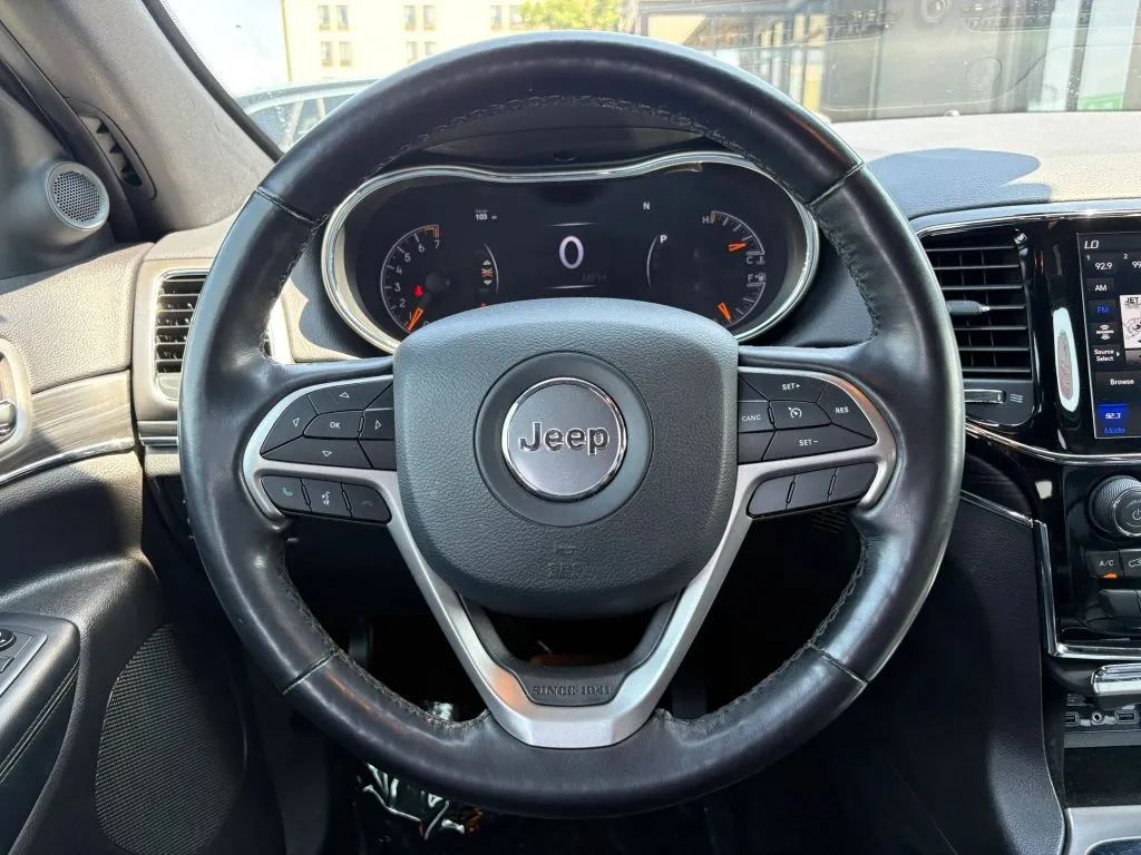 Jeep Grand Cherokee photo 13