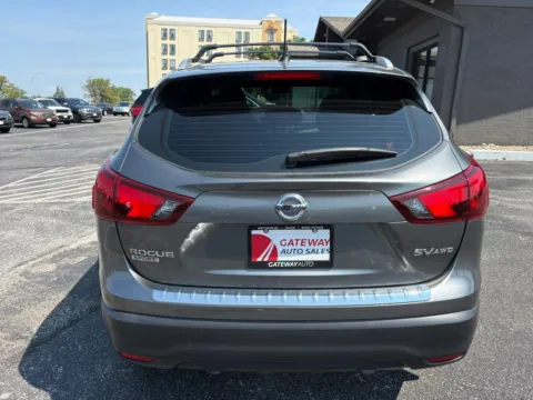 More photos of 2018 Nissan Rogue Sport SV (2018.5) Sport Utility 4D at Gateway Auto Sales, NE