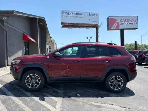 Photos of 2020 Jeep Cherokee TrailHawk Sport Utility 4D for sale in Omaha, NE at Gateway Auto Sales