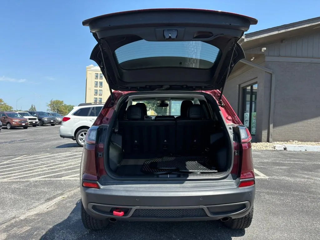 Jeep Cherokee photo 10