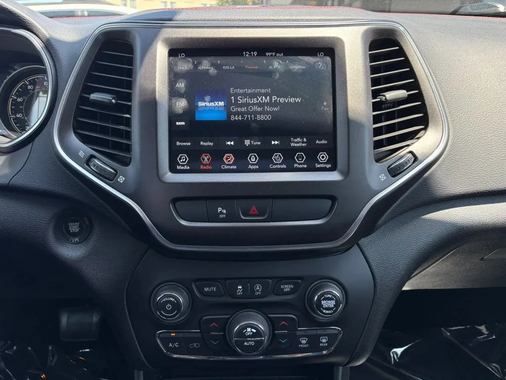 Jeep Cherokee photo 12