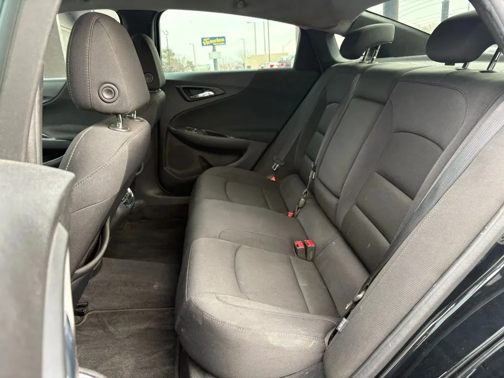Chevrolet Malibu photo 17