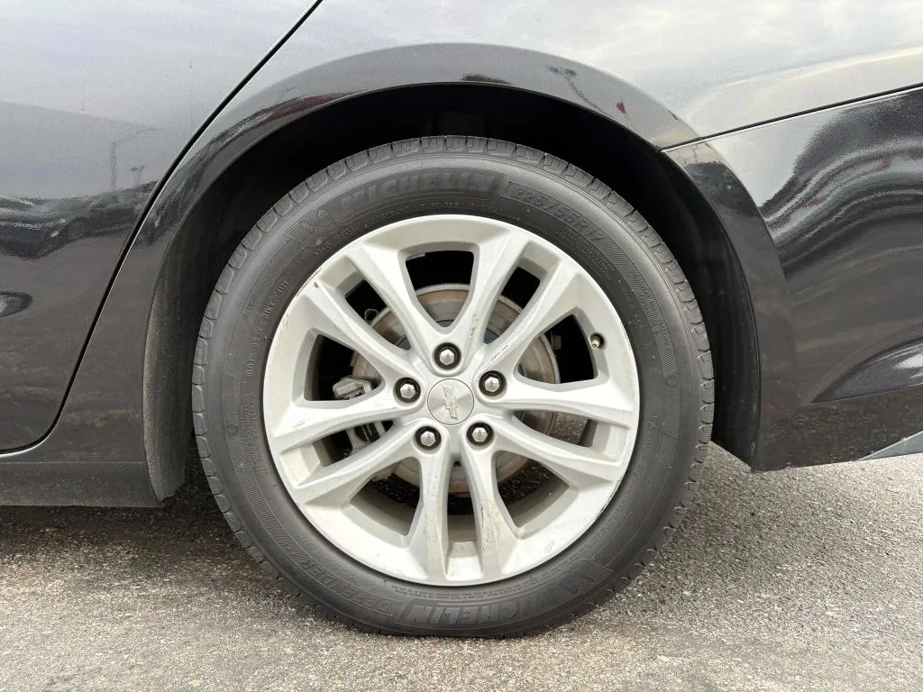 Chevrolet Malibu photo 24
