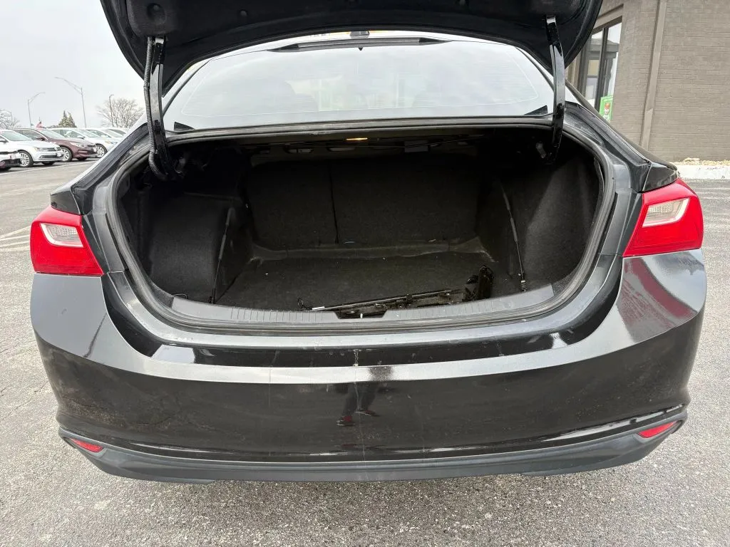 Chevrolet Malibu photo 9
