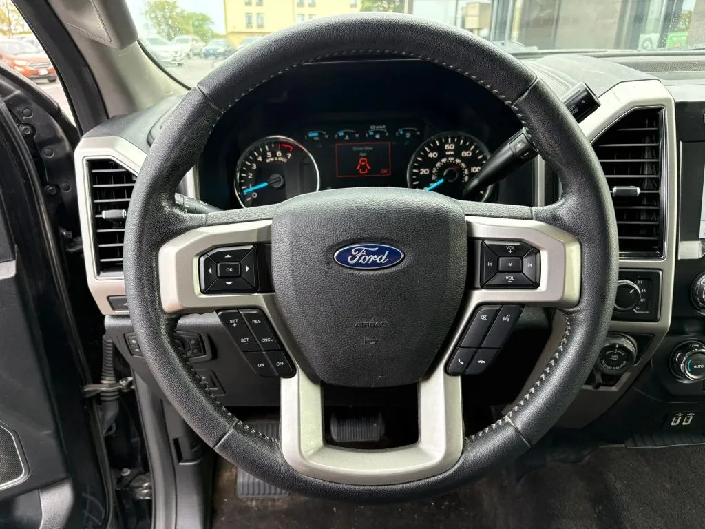 Ford F-150 photo 13