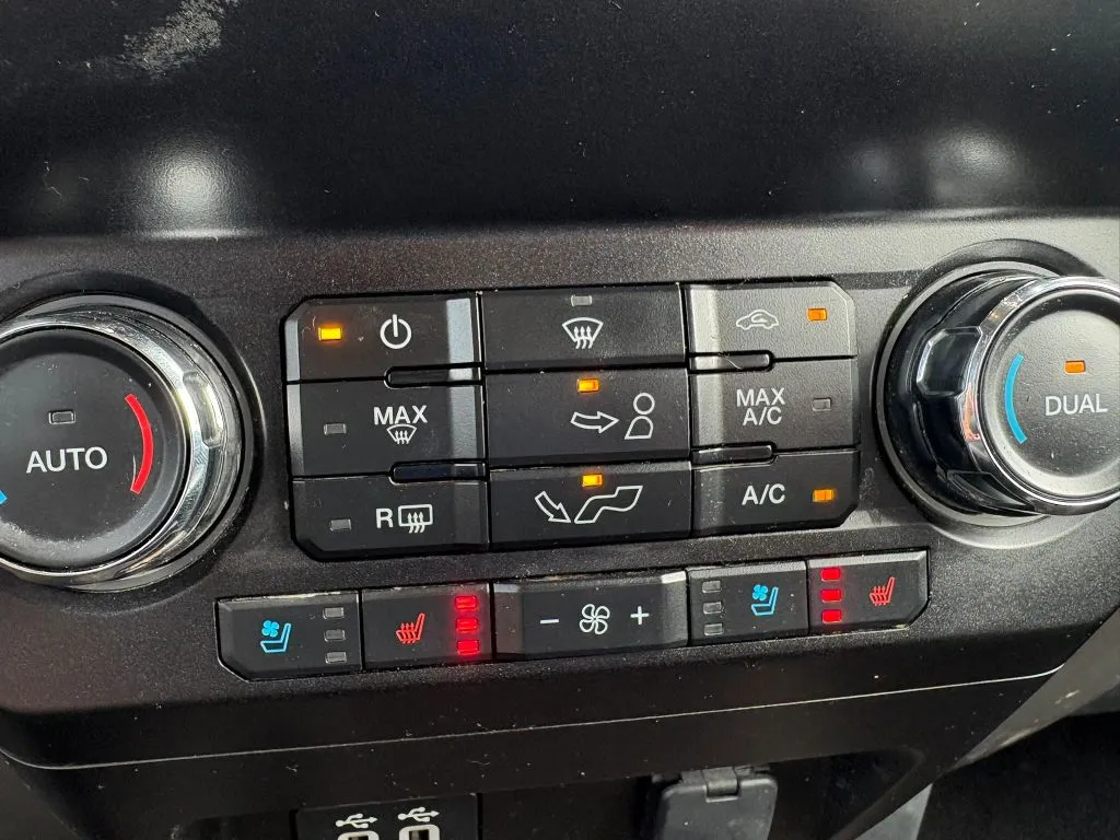 Ford F-150 photo 12