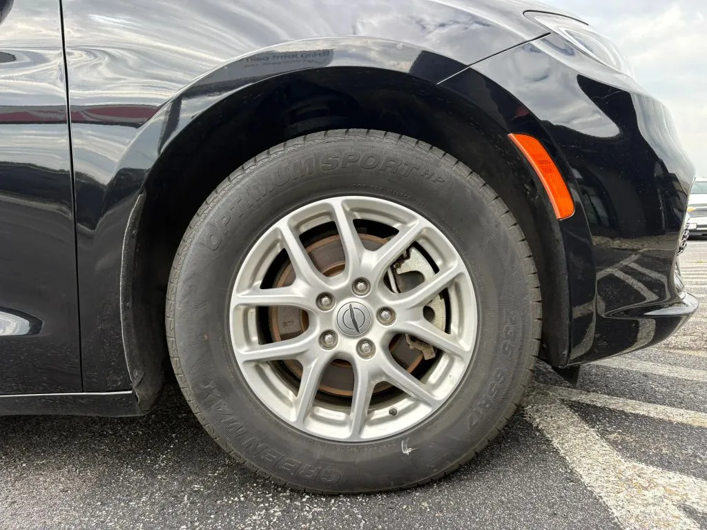 Chrysler Pacifica photo 31
