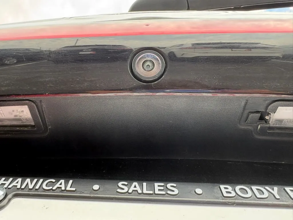 Chrysler Pacifica photo 26