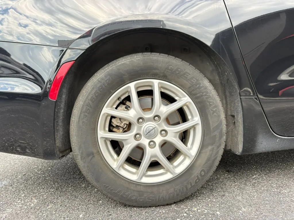 Chrysler Pacifica photo 30