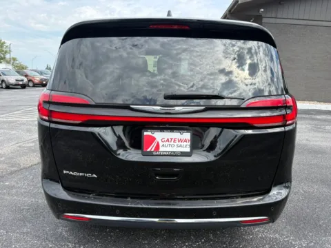 More photos of 2024 Chrysler Pacifica Touring L Van 4D at Gateway Auto Sales, NE