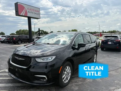Black 2024 Chrysler Pacifica Touring L Van 4D for sale in Omaha, NE