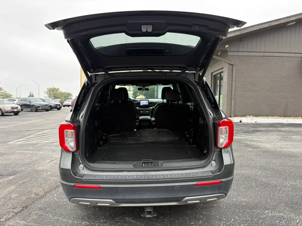 Ford Explorer photo 10