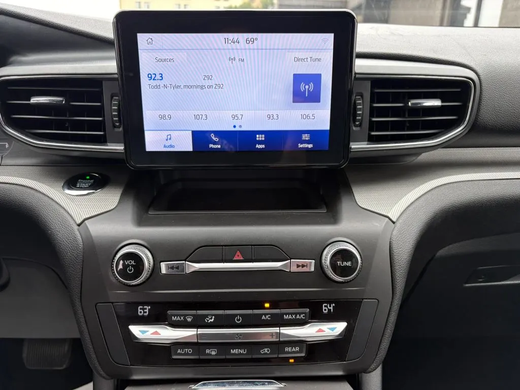 Ford Explorer photo 14