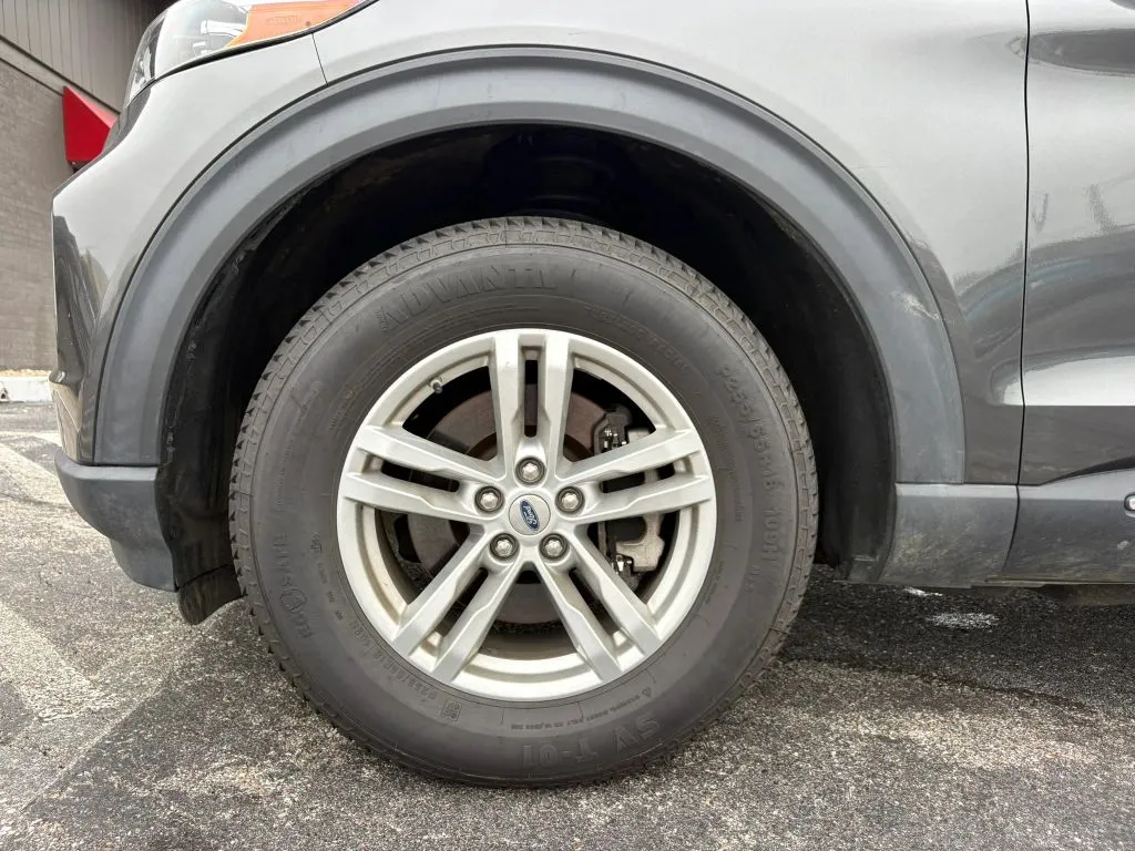 Ford Explorer photo 27