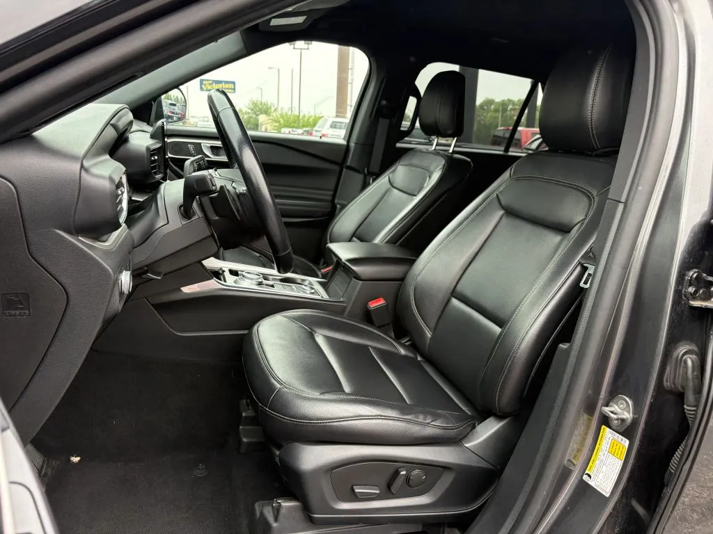 Ford Explorer photo 21