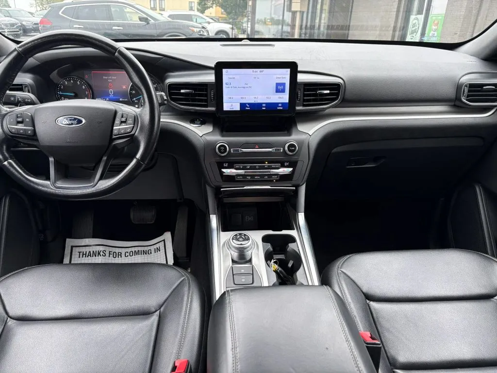 Ford Explorer photo 13