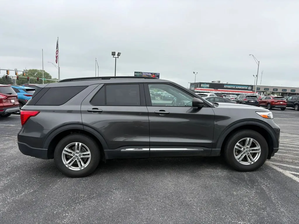 Ford Explorer photo 6