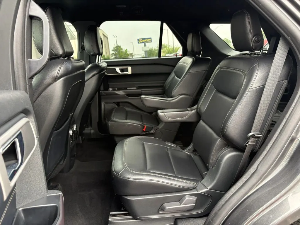Ford Explorer photo 20