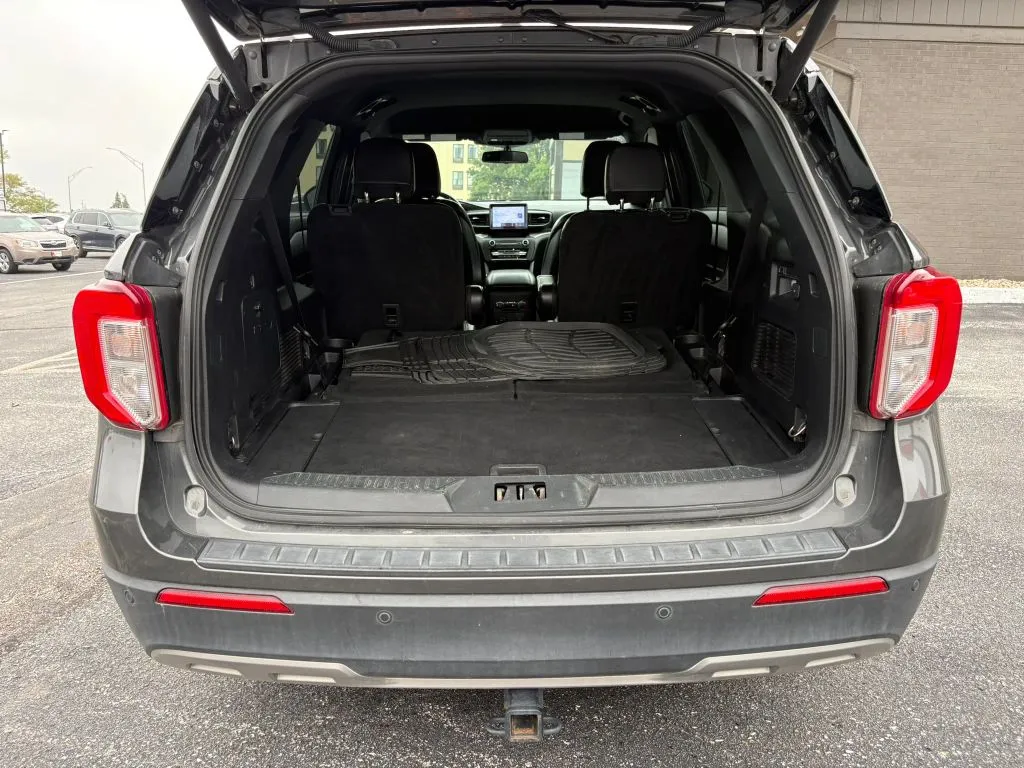 Ford Explorer photo 9