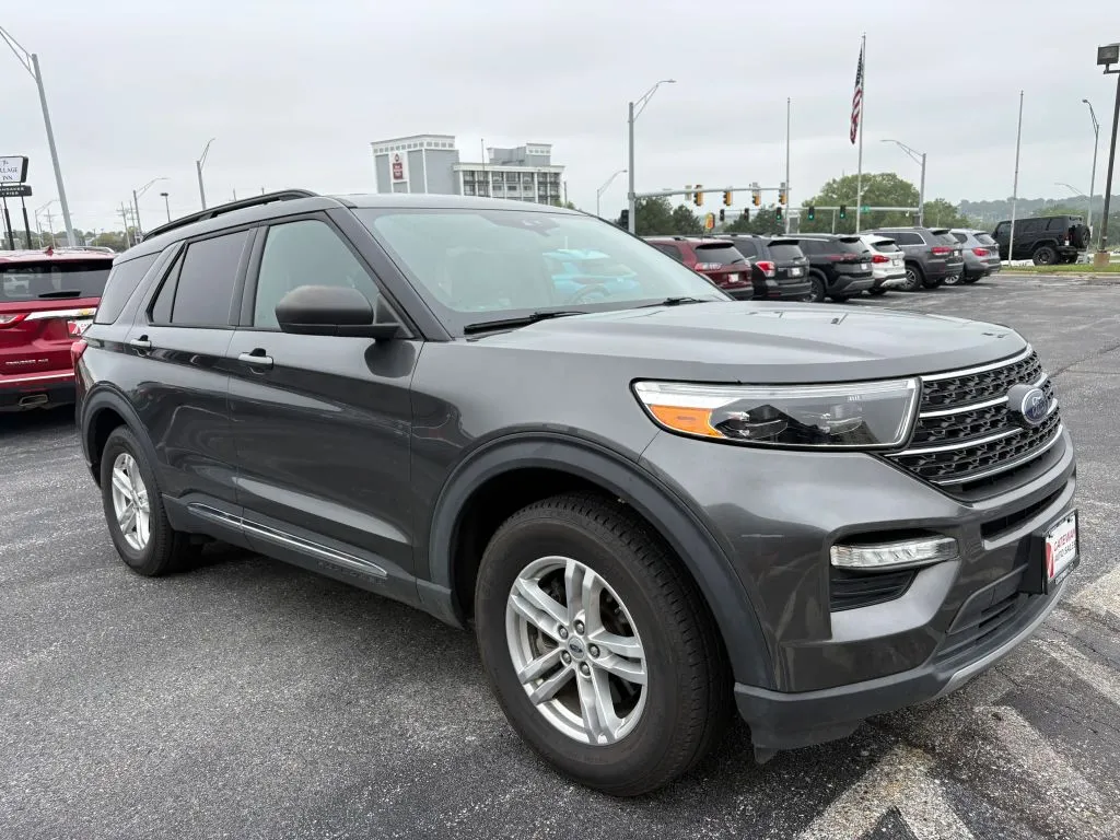 Ford Explorer photo 7
