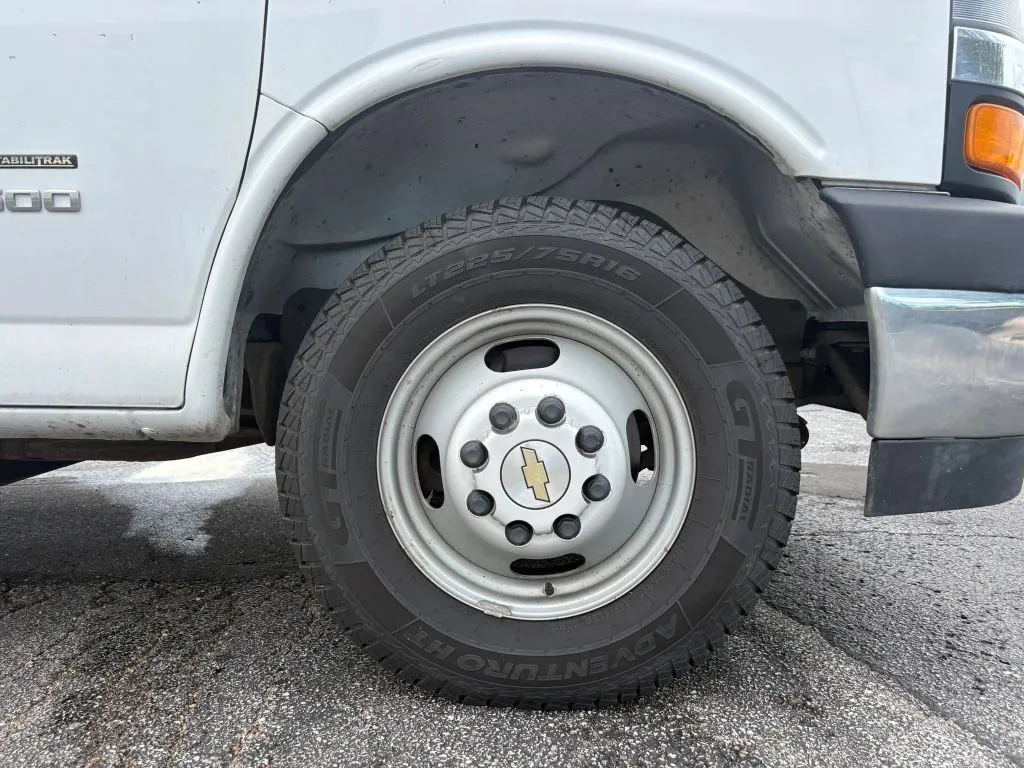 Chevrolet Express photo 27