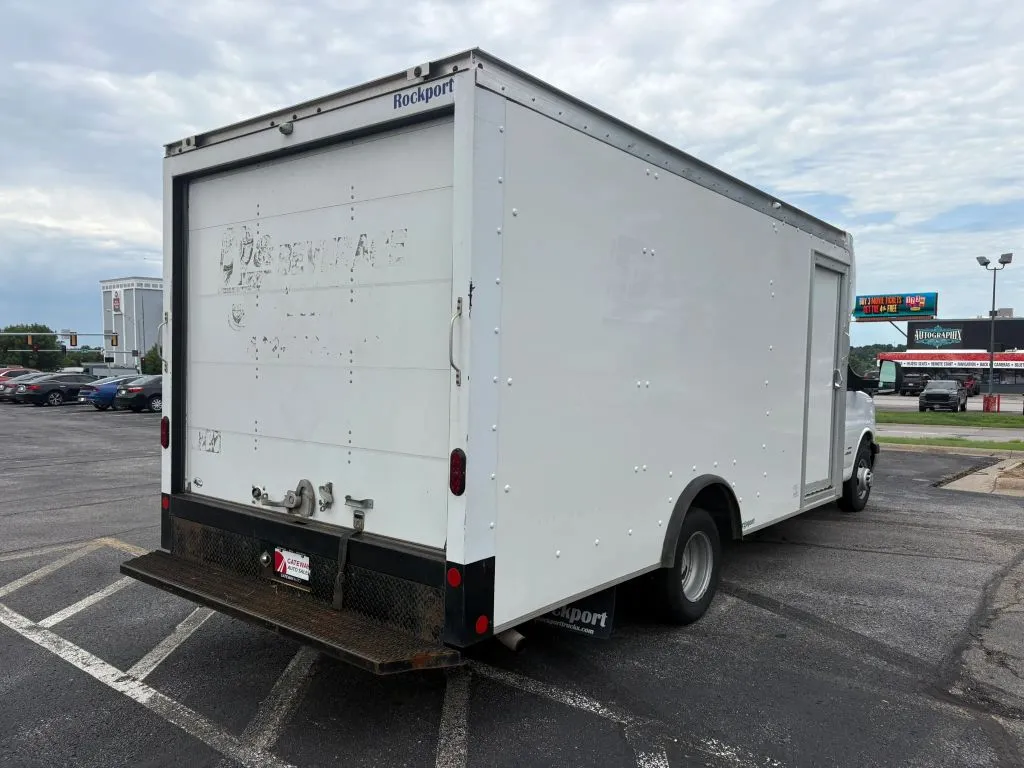 Chevrolet Express photo 5