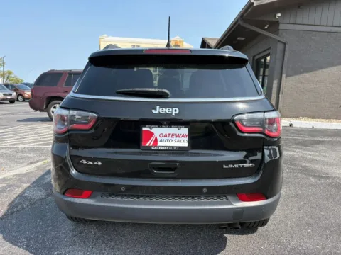 More photos of 2018 Jeep Compass Limited Sport Utility 4D at Gateway Auto Sales, NE