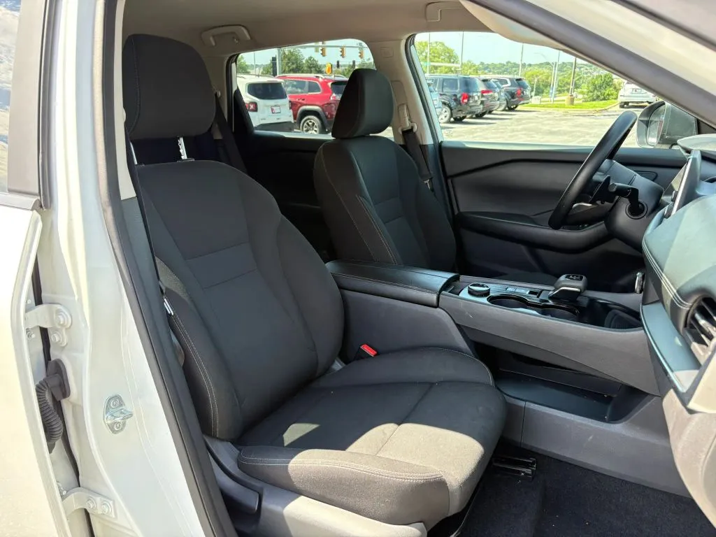 Nissan Rogue photo 15
