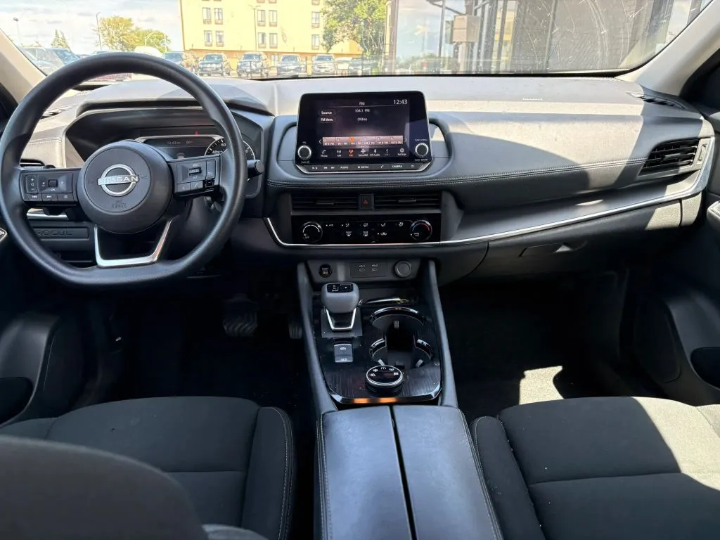 Nissan Rogue photo 11