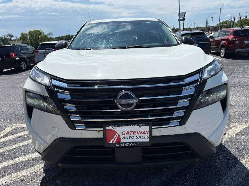 Nissan Rogue photo 8