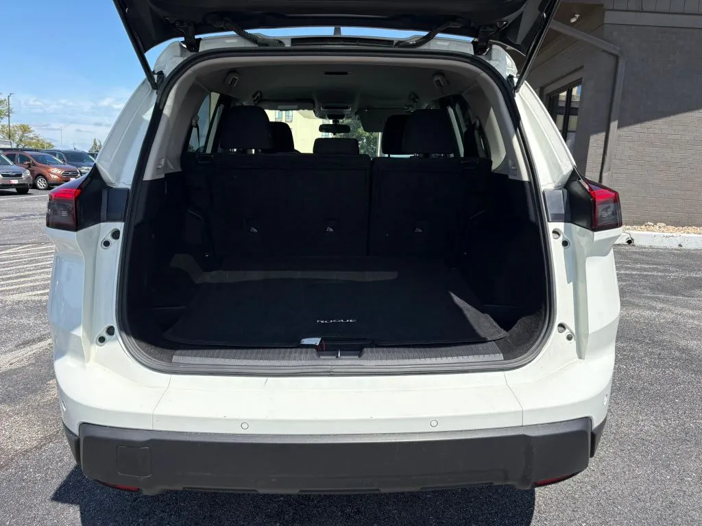 Nissan Rogue photo 9