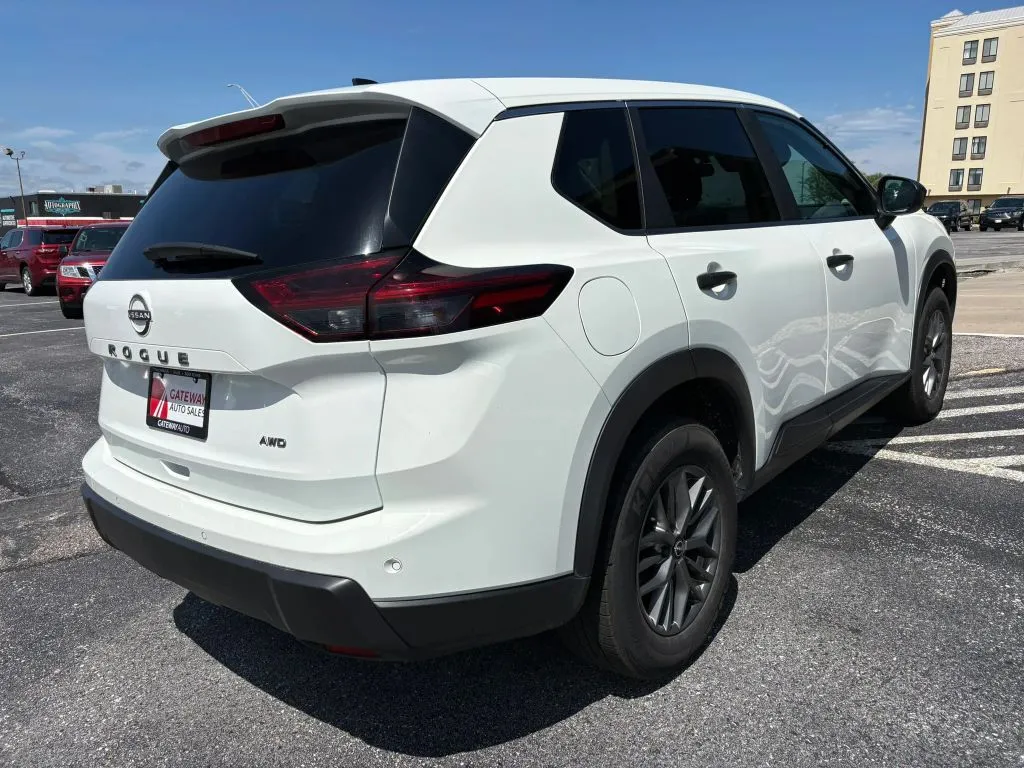 Nissan Rogue photo 5