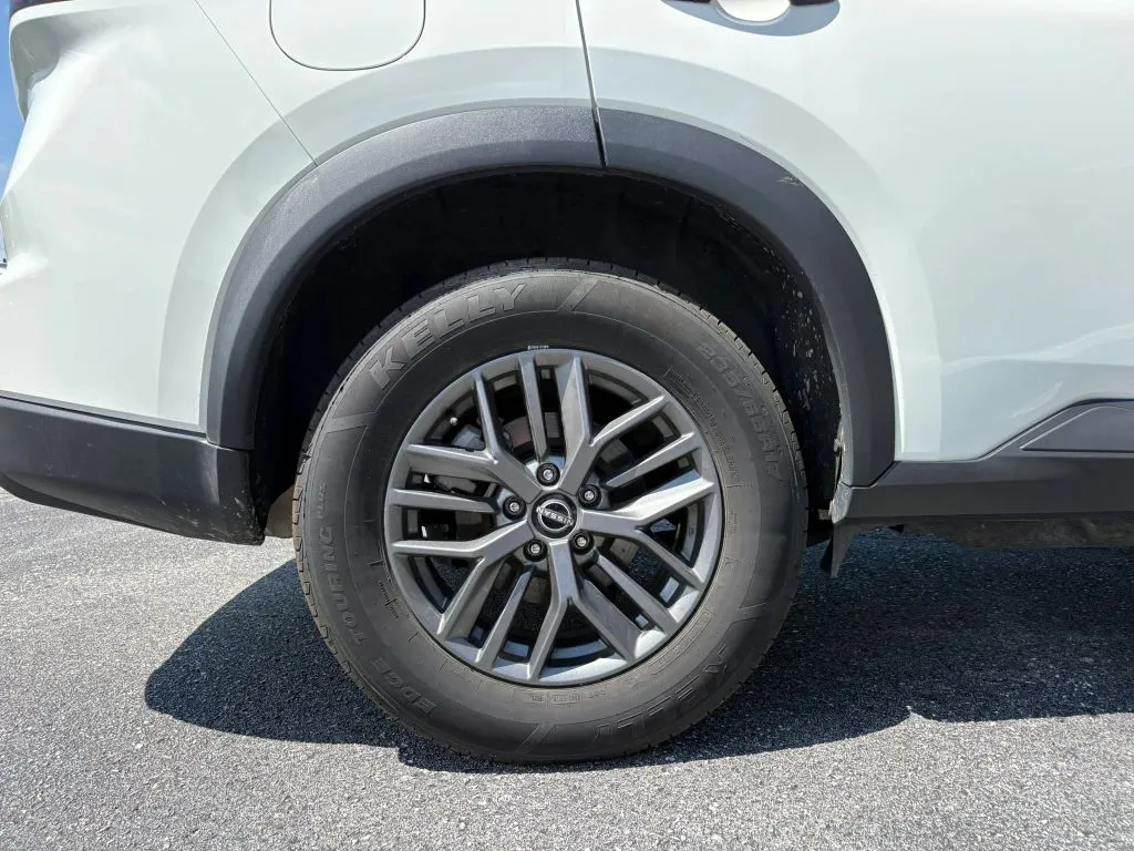 Nissan Rogue photo 25